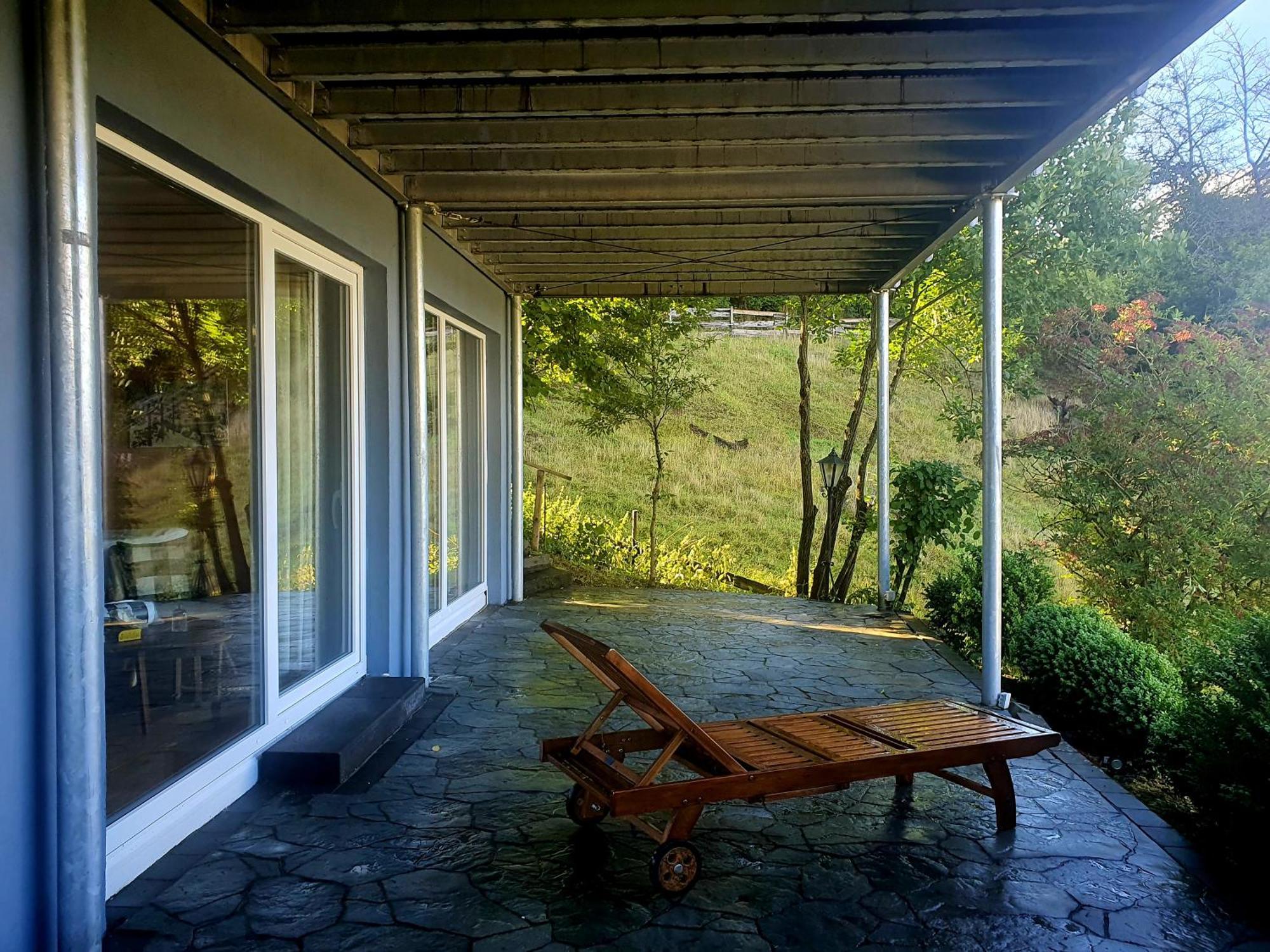River Mosel Holiday Homes, Meerfeld Studio With A Lake View Kültér fotó